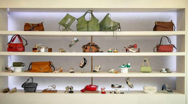 Freequency Footwear menu slider 4